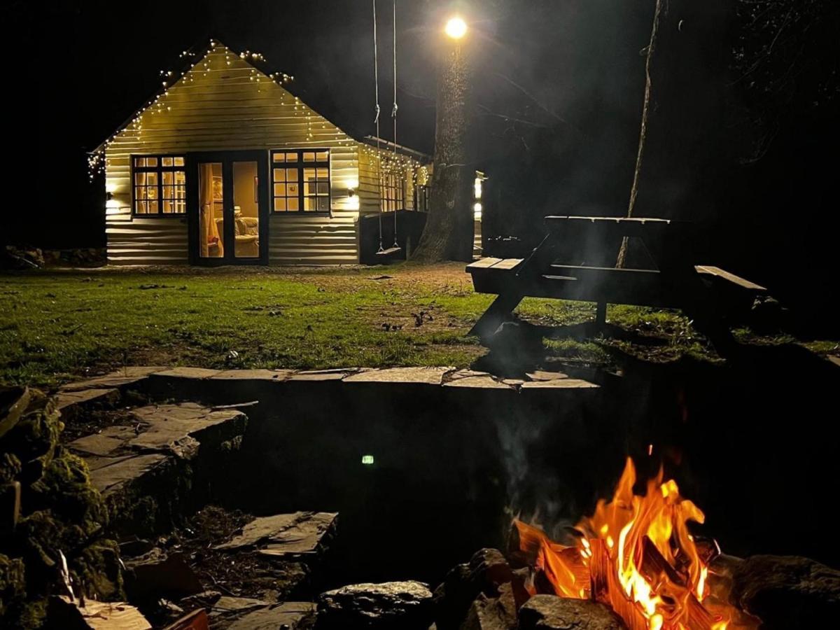 Cuckoo Cabin, Tyn Y Cwm Eglwys-Fach Exterior photo